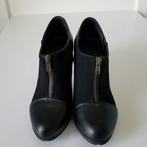 ***SOLD*** Cliffs Black Bootie w/ Zipper Detail by White Mtn